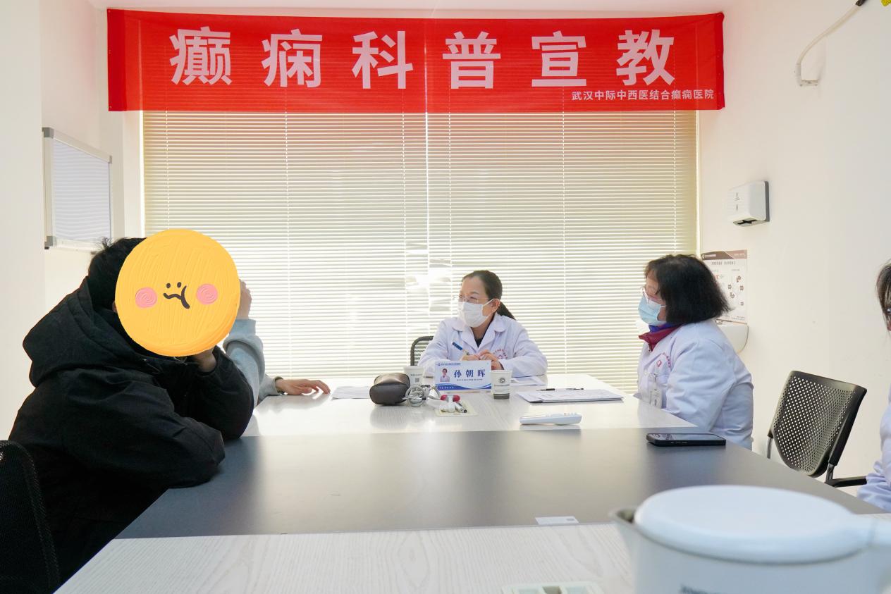 会诊圆满结束！深度查房 + 精准施治，孙朝晖主任为患者带来康复新希望！