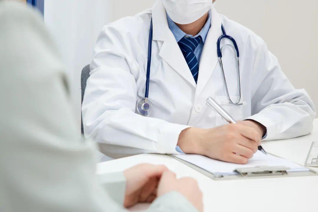 辟谣！癫痫是“不治之症”？80%患者可正常生活，别被偏见困住