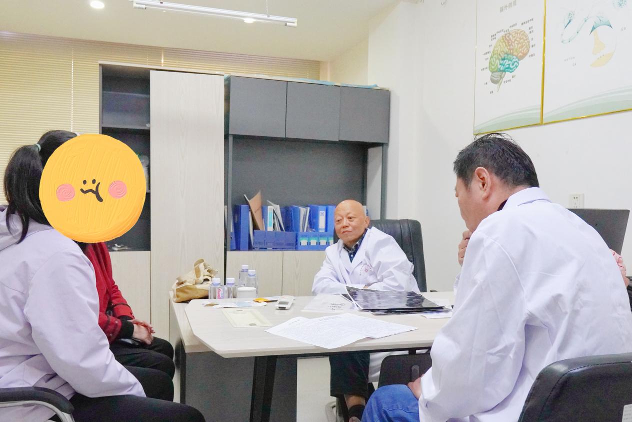 告别“看病难、看病贵”！武汉协和医院邓学军教授亲临武汉中际，家门口看专家！