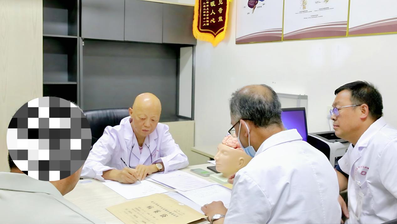 会诊直击 | 武汉协和医院邓学军教授亲临武汉中际，领衔多学科专家会诊！