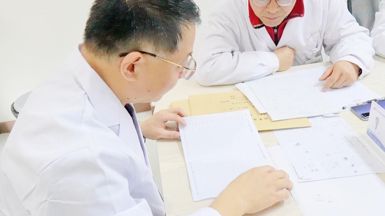 现场回顾！北京大学首钢医院高伟主任坐诊武汉中际，针对性诊疗脑病顽疾