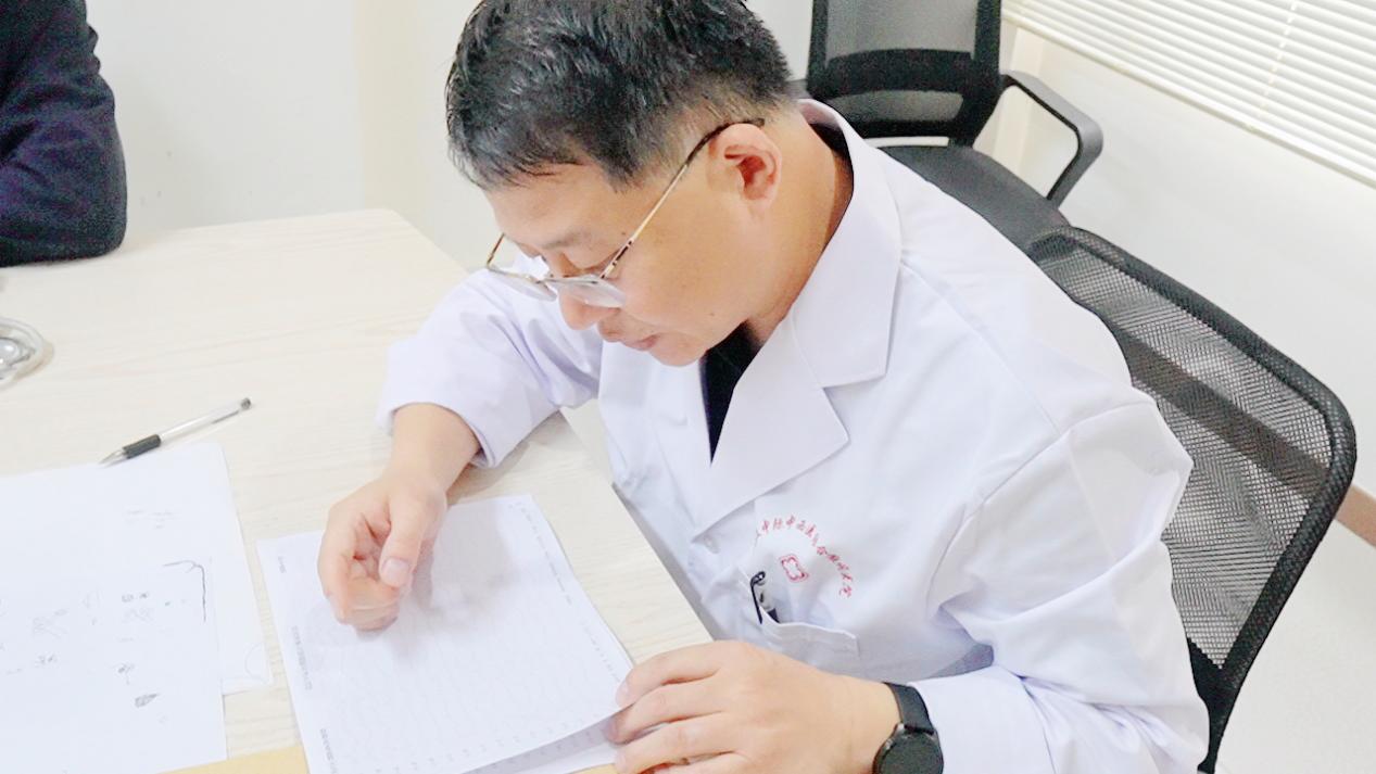 现场回顾！北京大学首钢医院高伟主任坐诊武汉中际，针对性诊疗脑病顽疾